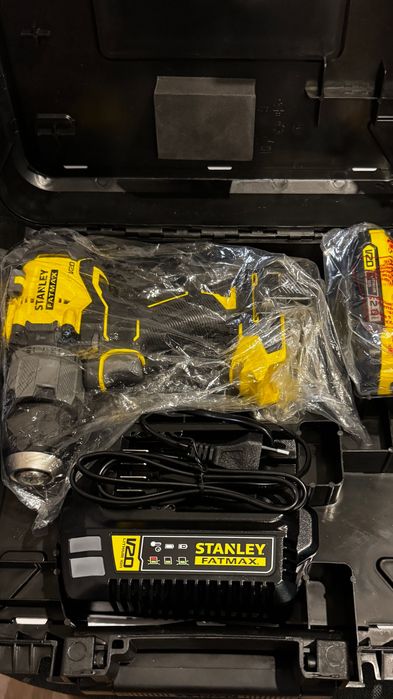 К-т уд.винтоверт и ръчен циркуляр Stanley FatMax V20 безчетков