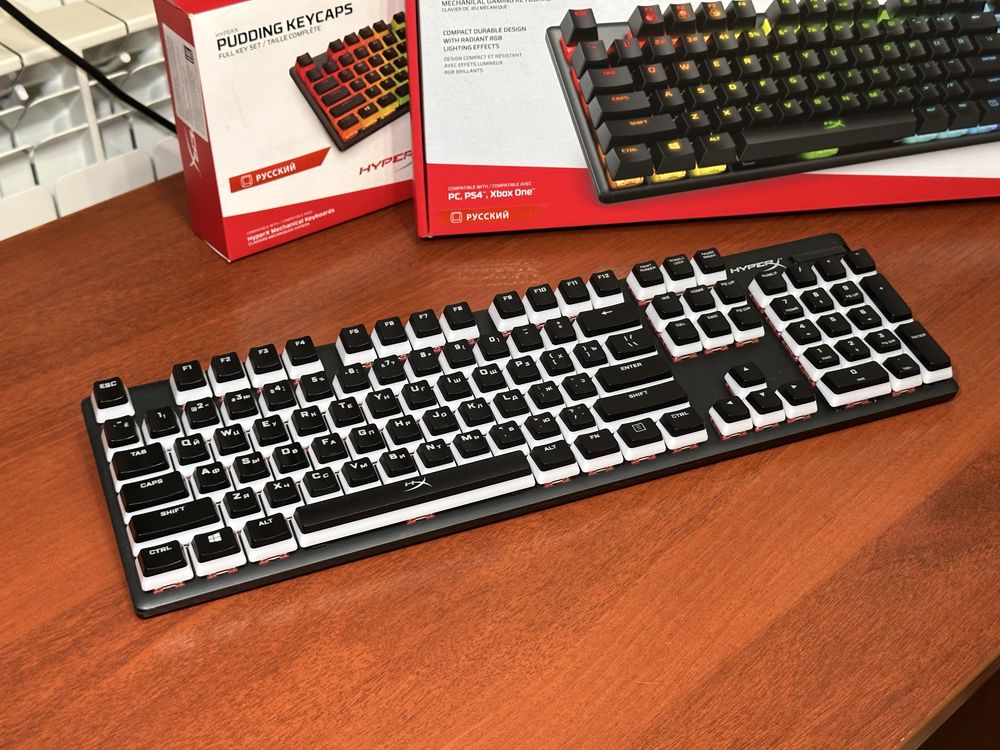 Hyperx Alloy Origins + keycaps