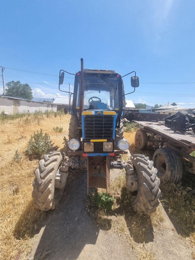 Продам трактор 82