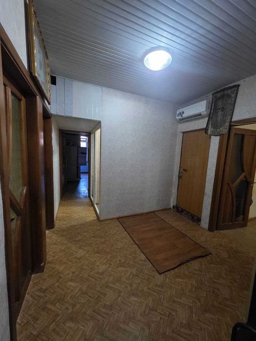 Продаётся 4х комн квартира на 2 этаже Ор-р 5 микрорайон