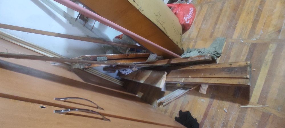 Отдам даром ковры 2-3,дорожки мелкие окна балки рейки