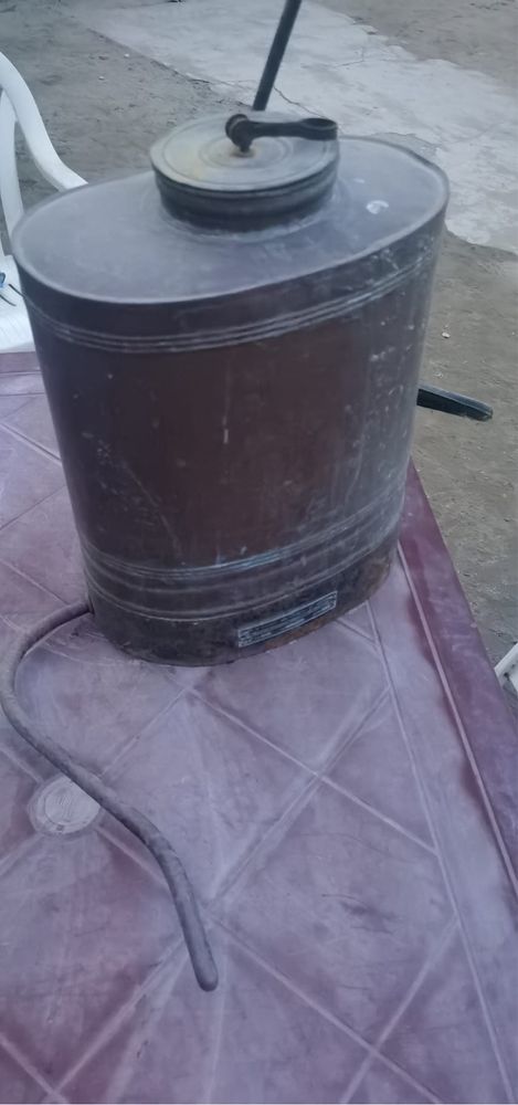 Pompa de gradina din cupru in stare buna