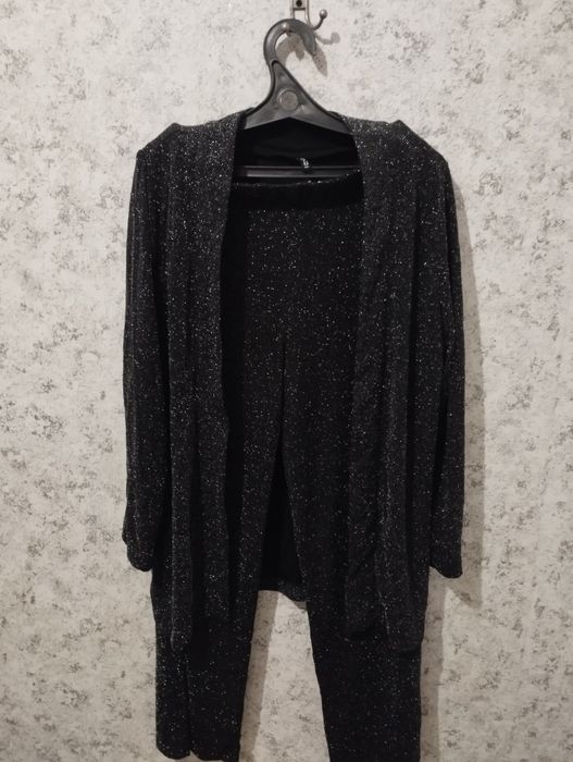 Продам костюм -6000