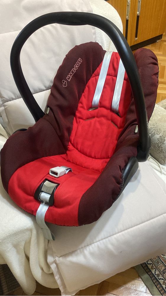 Бебешка кошница за кола MAXI COSI