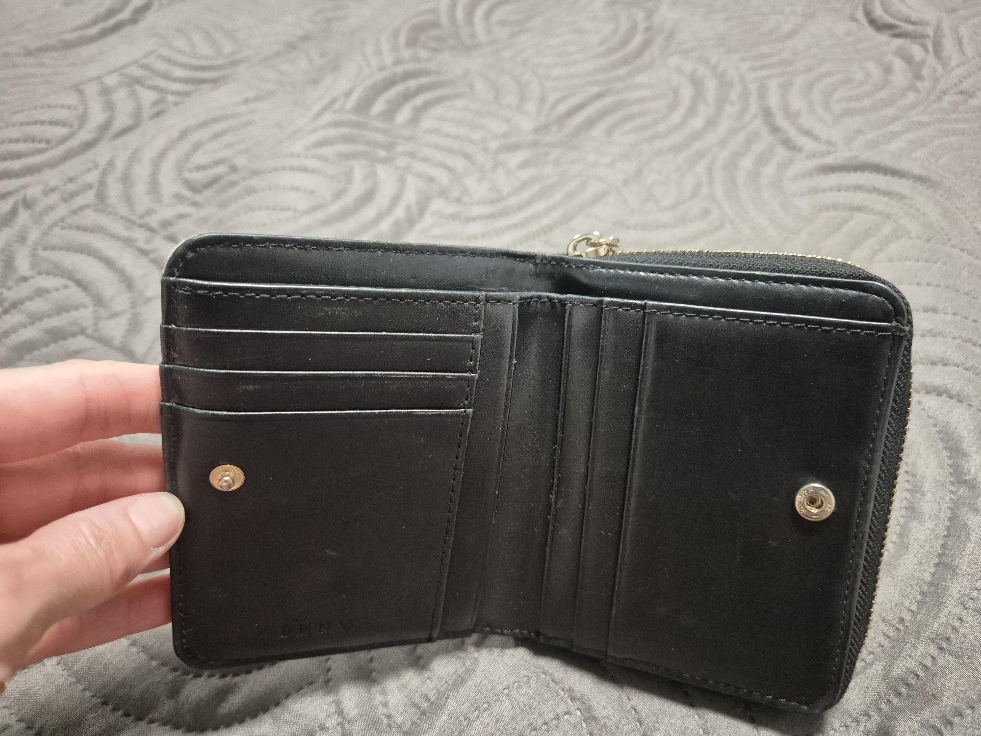 Оригинални портмонета Guess, DKNY, Desigual