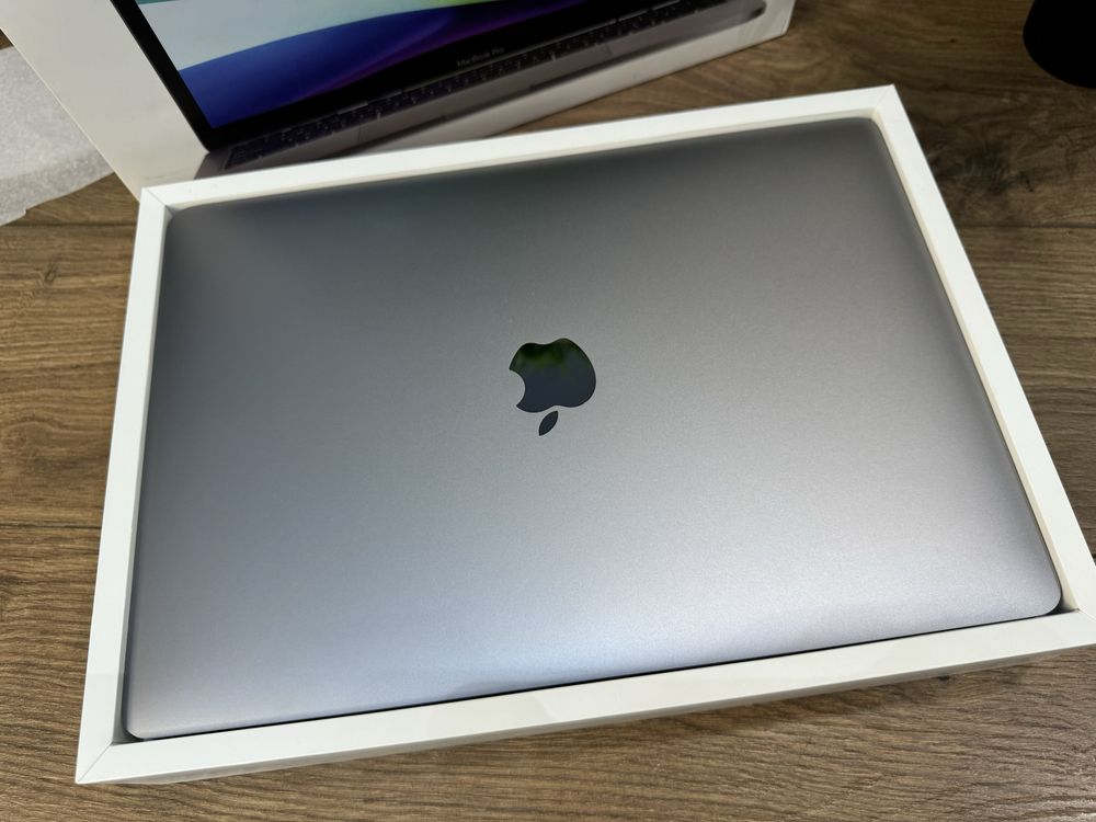 Macbook Pro 13 M1 8/512gb