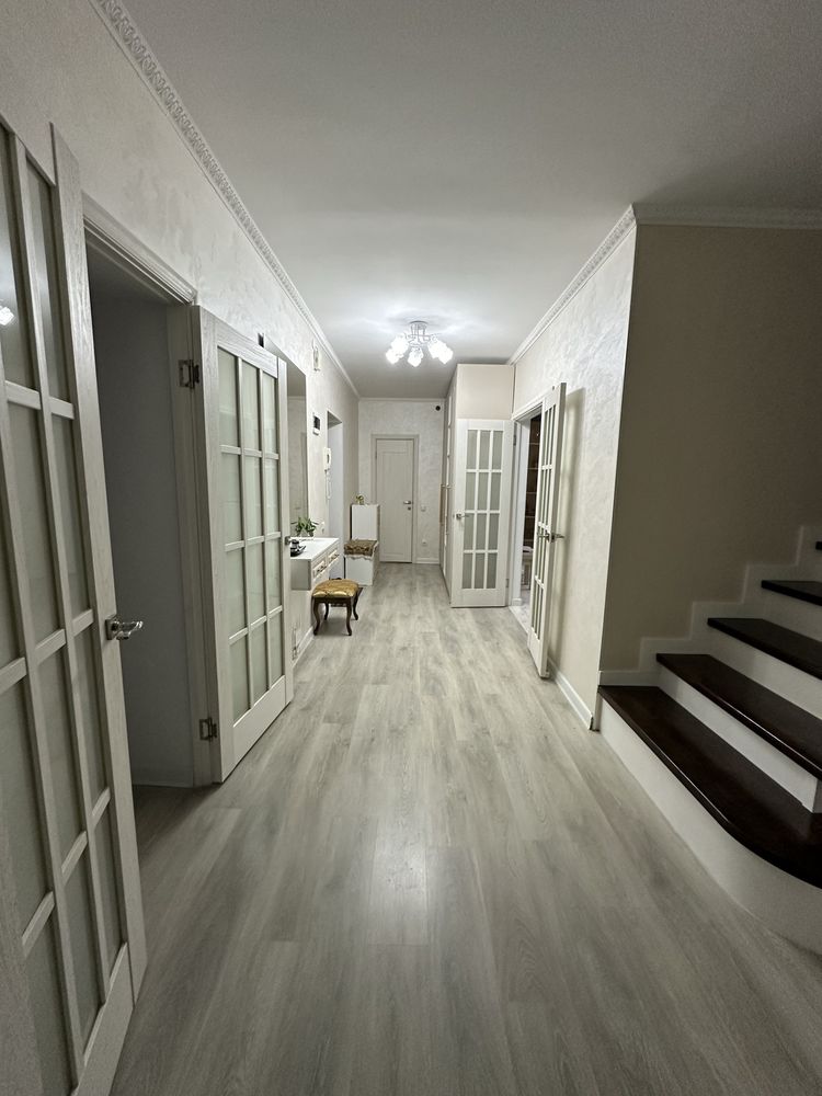 Продам 5 комнатную квартиру