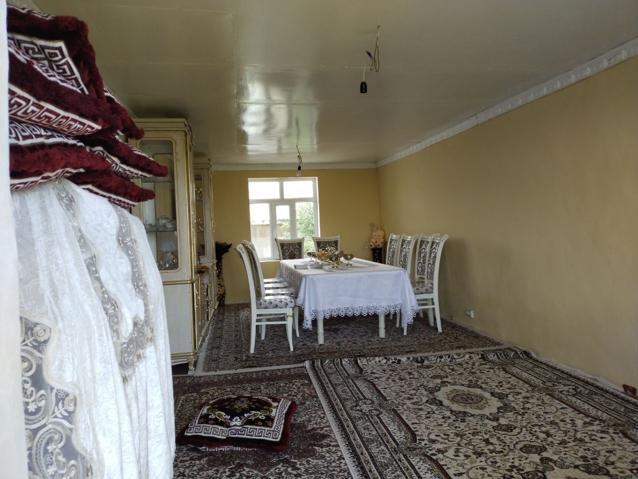 Ховли уй, 8 сотик, Кибрай Ункургонда. Уйни ярми тайёр, ярми коробка