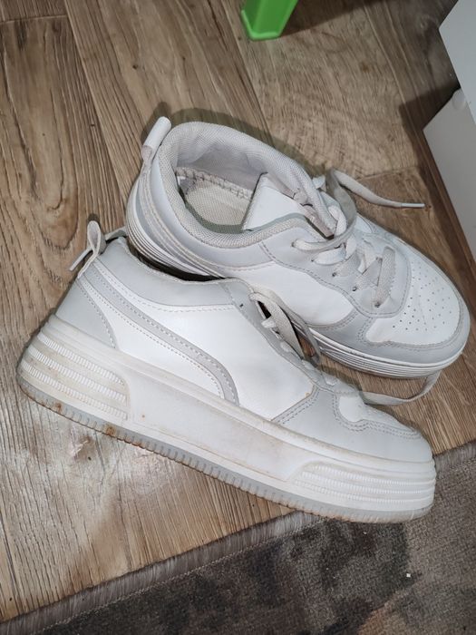 Продам обувь б/у каждая по 2000