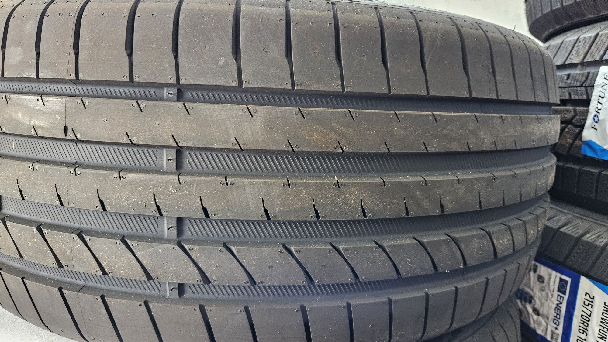 225/45R17 Тайландски гуми