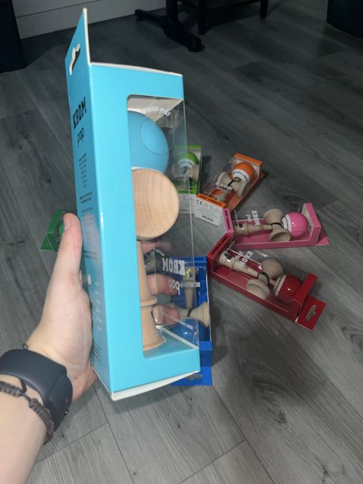 Kendama KROM POP LOL Sticky (Albastru Deschis/Light Blue)