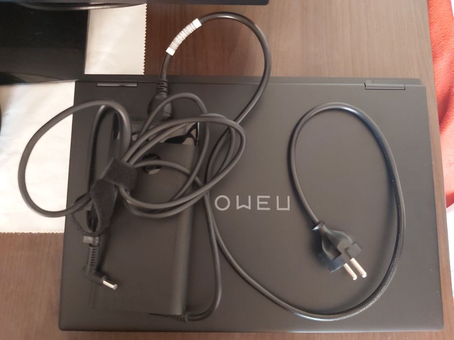 Vând laptop Aproape nou