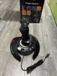 Vand joystick thrustmuster neutiluzat
