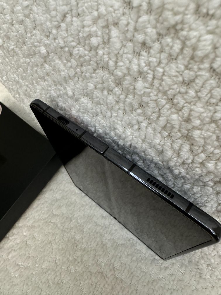 Samsung galaxy z fold 5 , 12/256