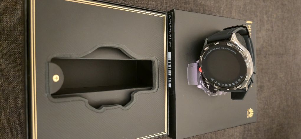 Huawei watch GT 5 46mm. Чисто нов!  (VLI-B19) Black Fluoroelast omer S