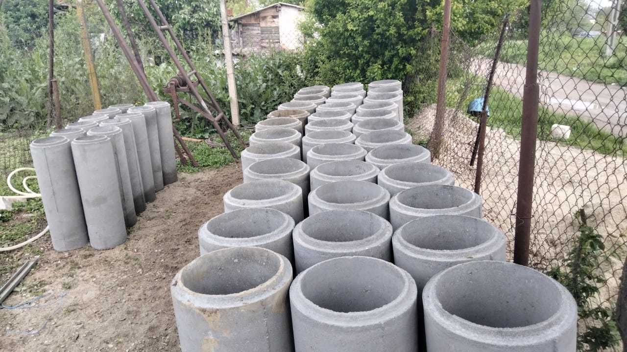 Vând tuburi de beton