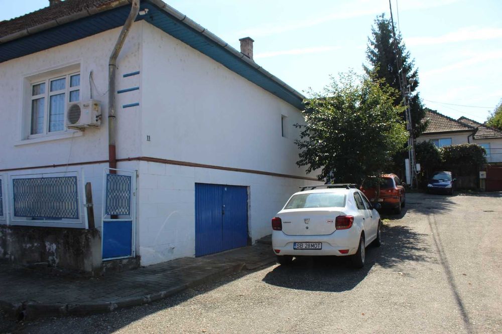 Casă spațioasă cu demisol și 5 camere, 250 mp – Mediaș