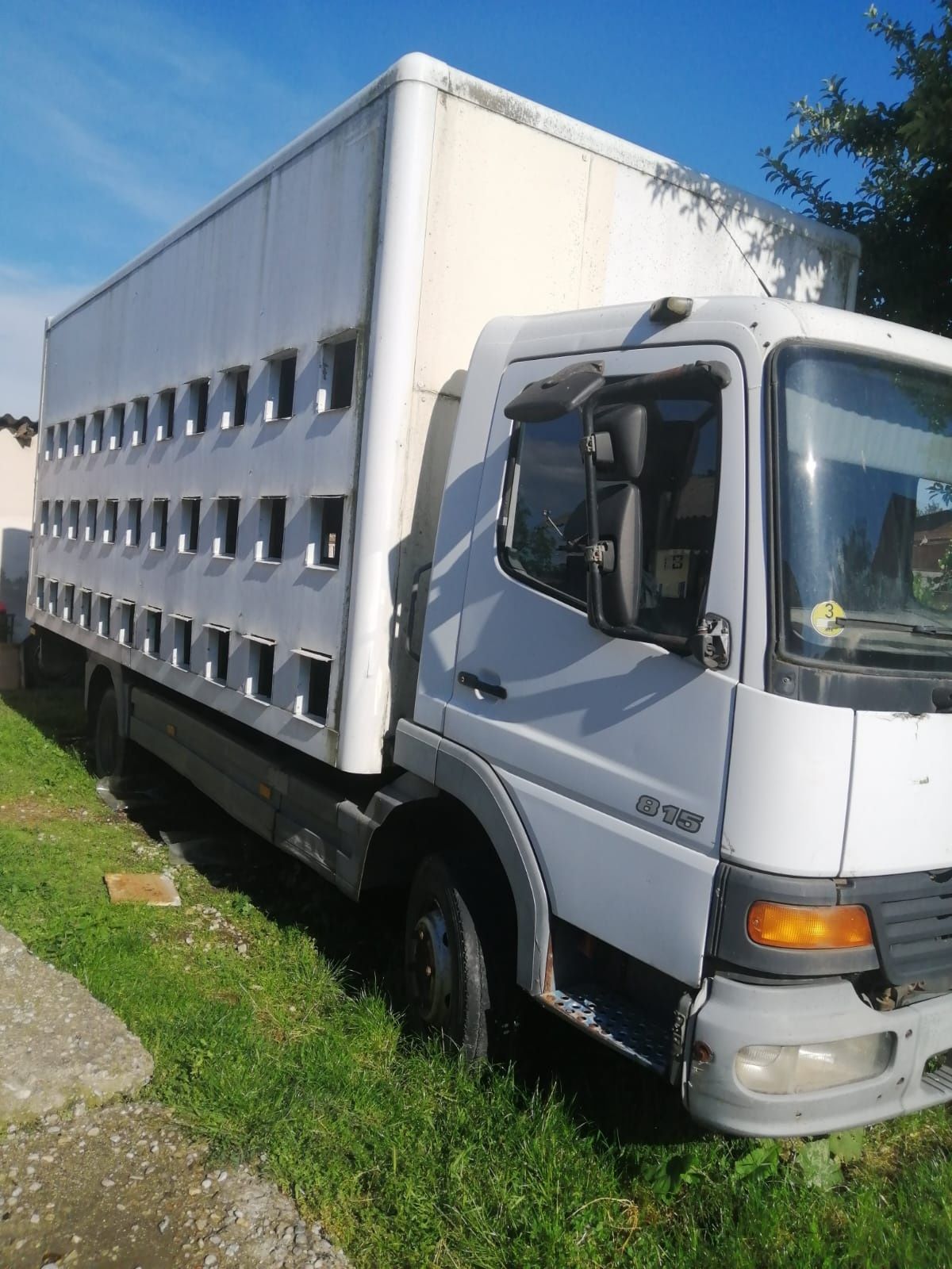 Camion apicol Mercedes Benz