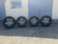 Продам комплек зимних шин с дисками  R17  225/60