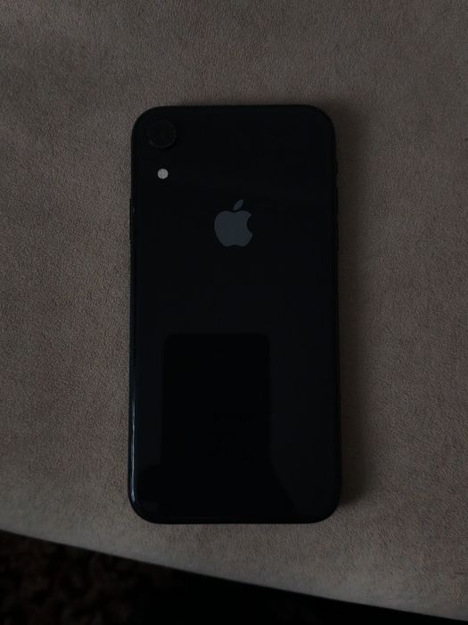 iPhone XR в хорошем состоянии