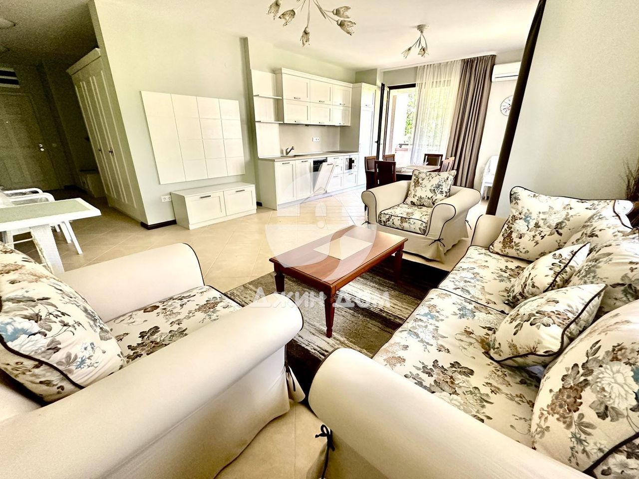 Продава се Тристаен апартамент в с. Лозенец, Област Бургас - 133 кв.м за 1414 €/кв.м - Снимка #1
