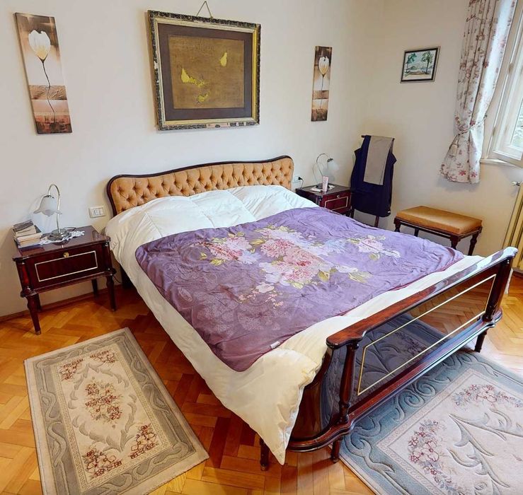 Set Mobila dormitor Vintage, pat, noptiere, oglinda si sifonier