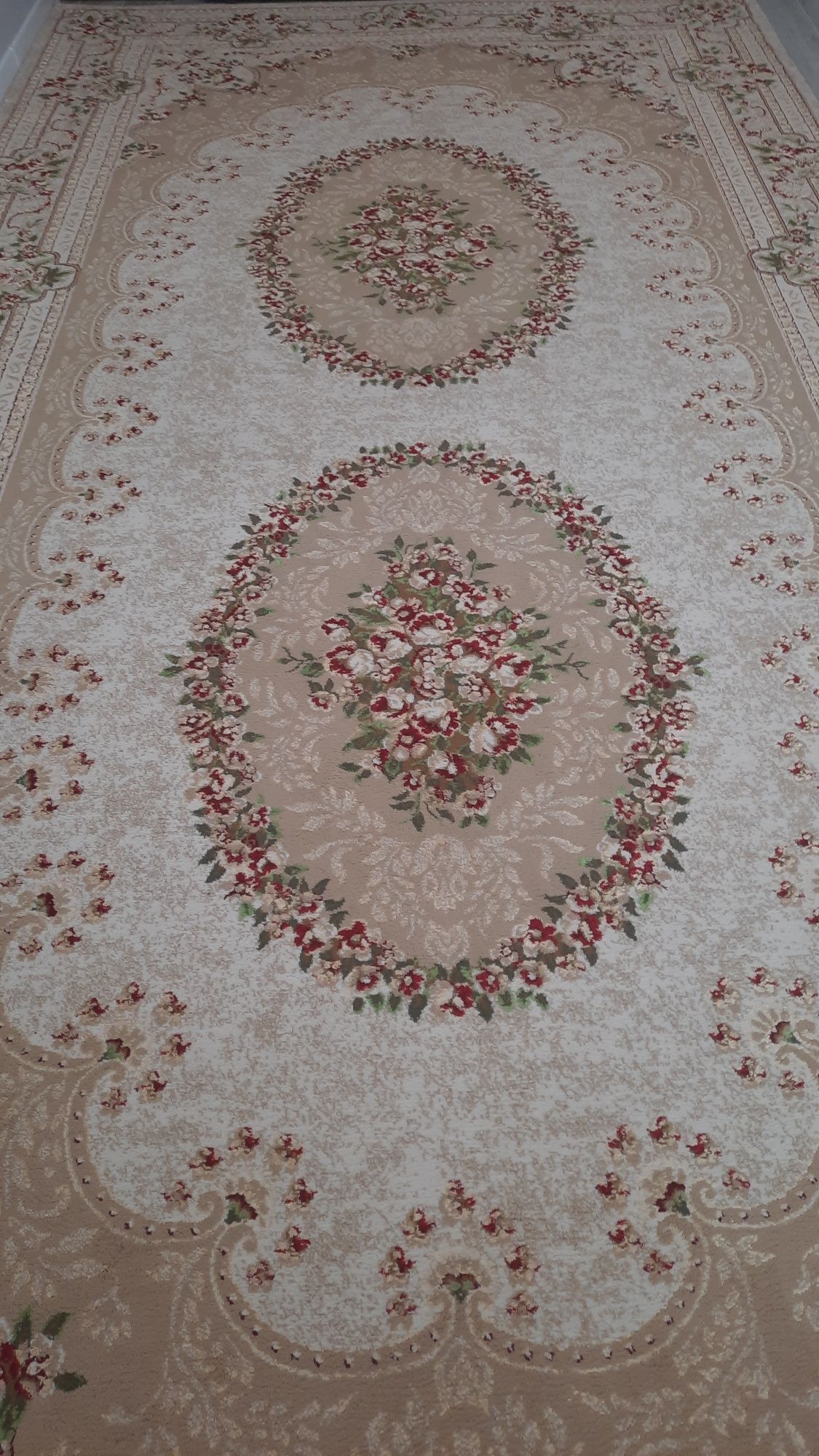 Ковёр 2×4. Отличного качества и состояния.