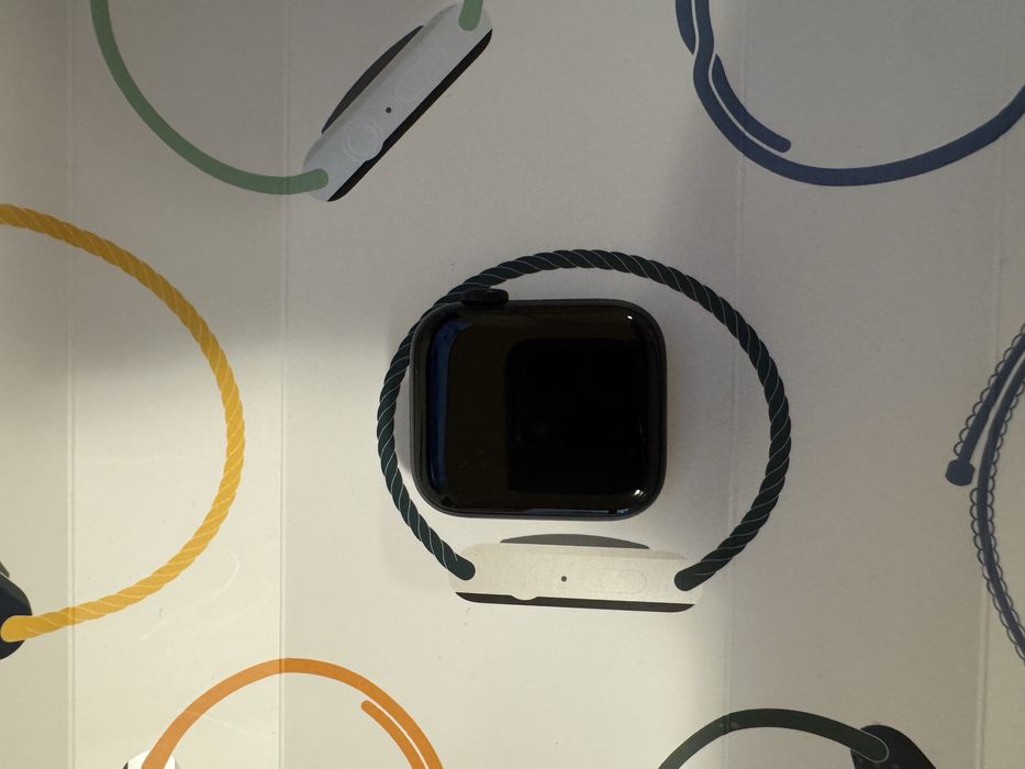 Apple Watch SE (2nd Gen) 40mm Midnight Aluminium GPS