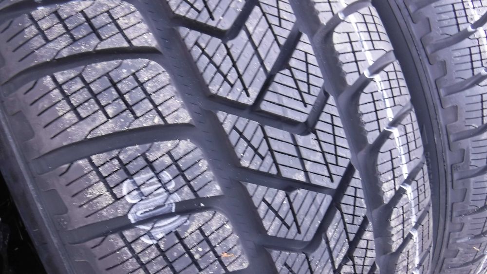 255 50 19 Iarna NOII  Pirelli Scorpion Winter (seal inside ) dot 2821