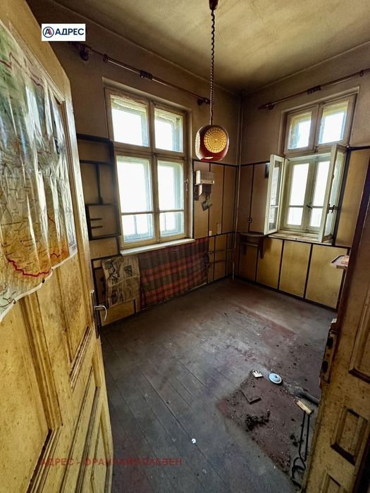 Къща в Ловеч, област-с.Дълбок дол площ 72 цена 32211