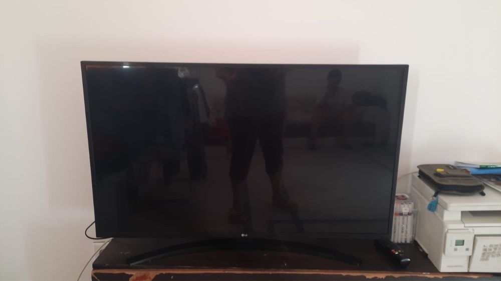 продаю телевизор LG