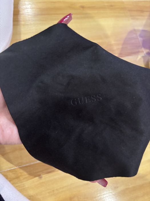 Оригинални дамски очила Guess