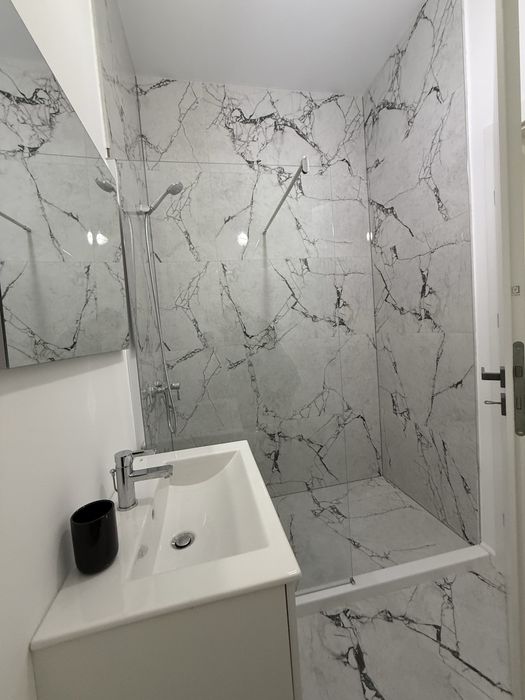 Închiriez-Regim Hotelier-Apartament 2 camere/Bloc Nou