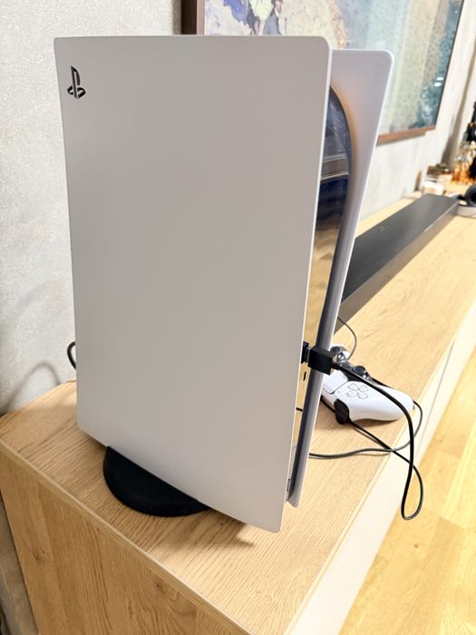 Продавам PS5 Digital Edition
