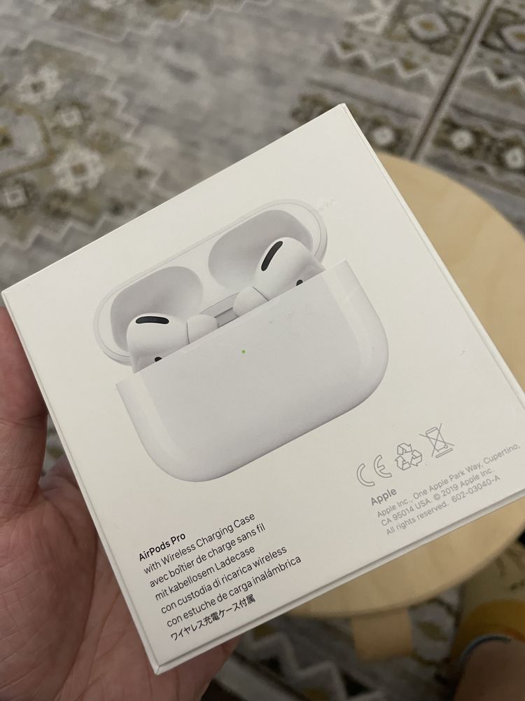 Продам наушники AirPods Pro