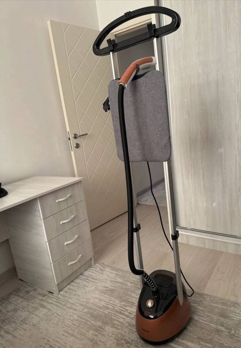 Продается паровой утюг б/у, почти новый, пользовались месяц