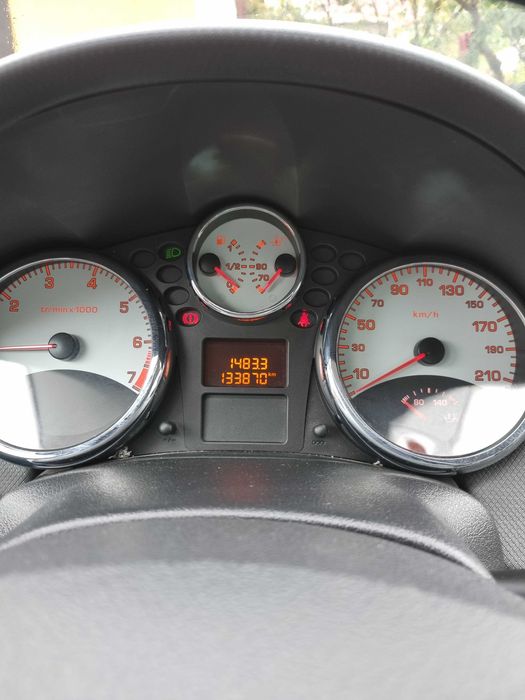 Peugeot  207 cc 1.6 turbo diesel 2010