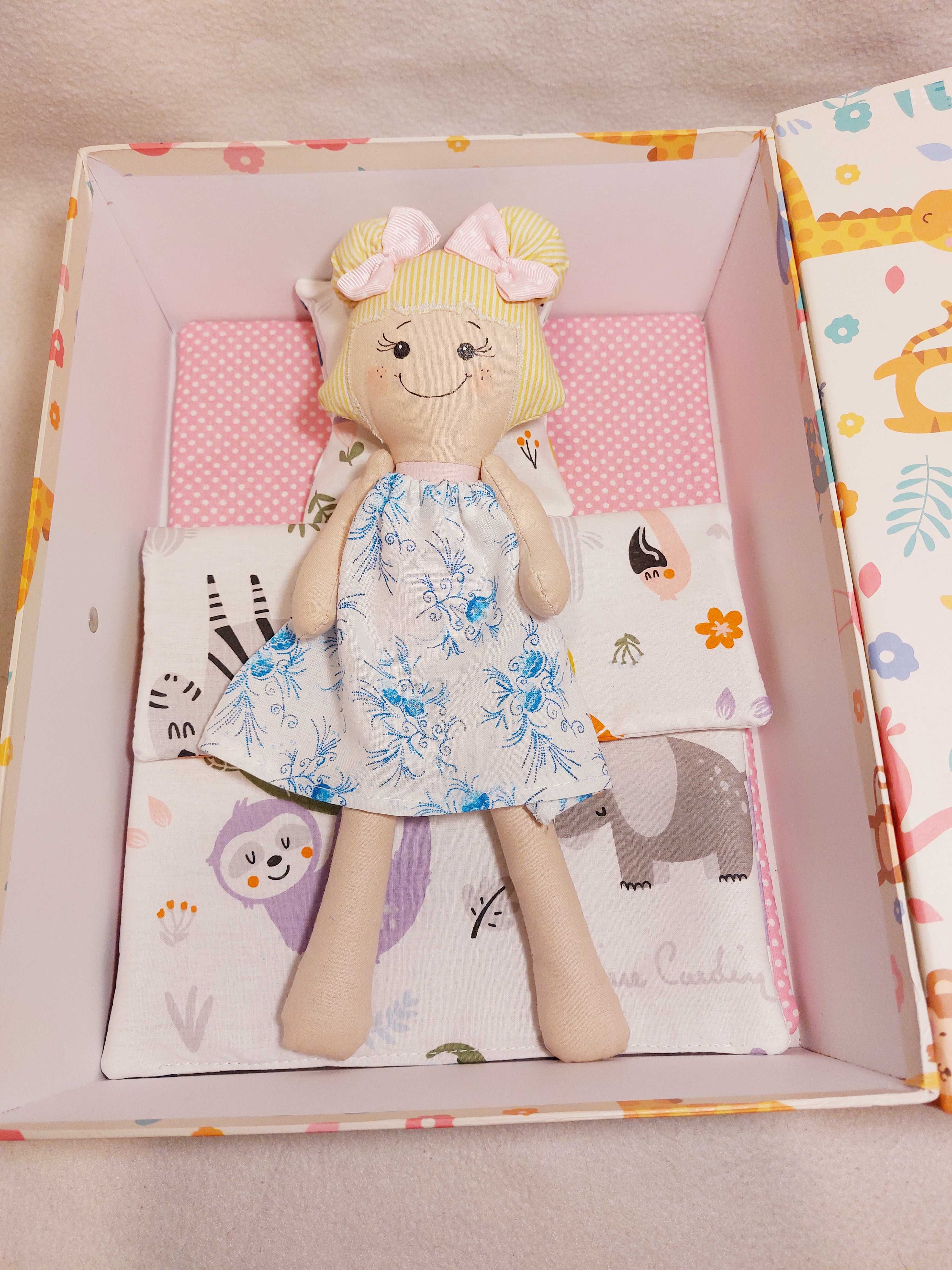 Комплект за игра -кукла, дрехи и аксесоари, ръчна изработка