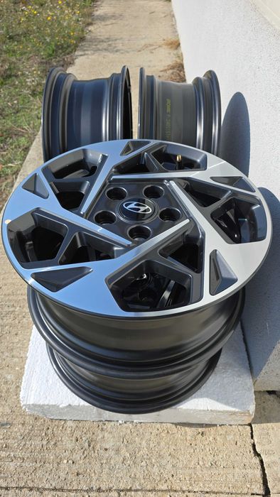 Jante OEM Hyundai R16 2024+Continental Winter TS860 DOT 3518 205/55/16