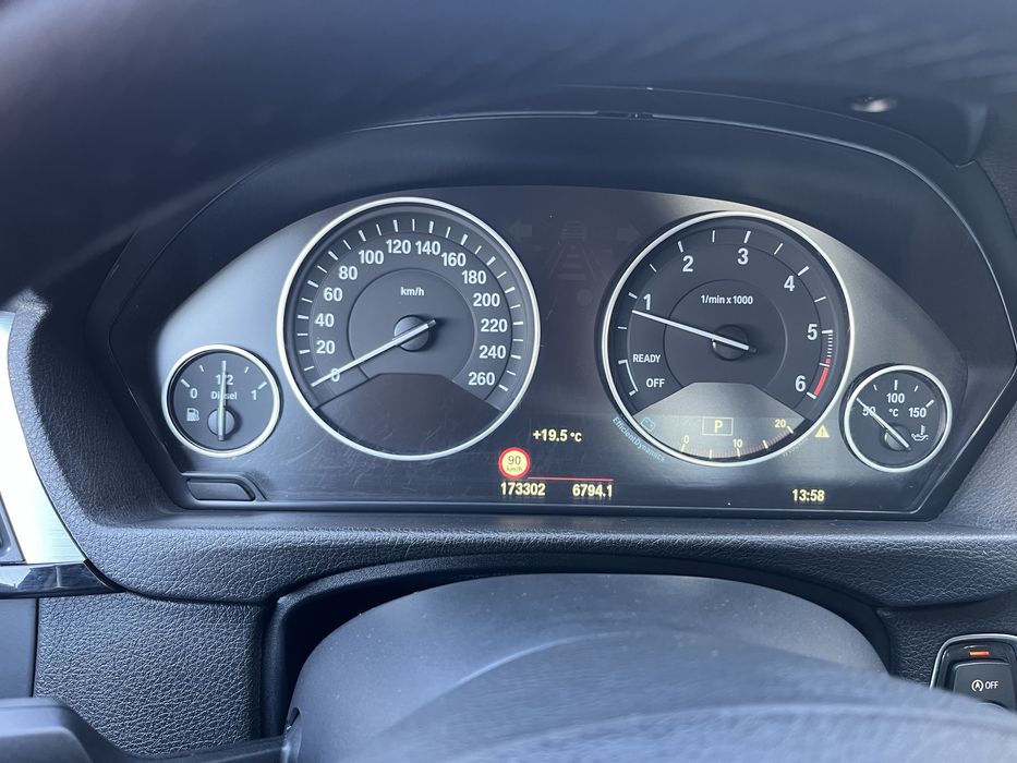 BMW 320D XDRIVE-head up display, trapa, navigatie mare