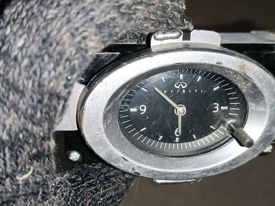 Часы infiniti fx35