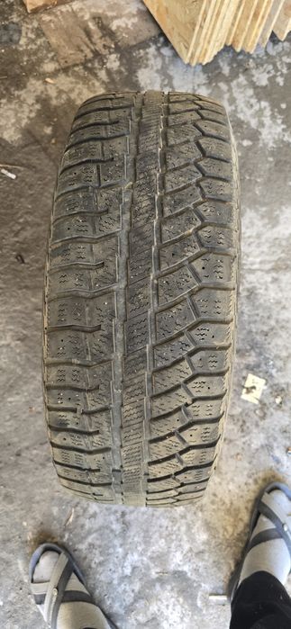 Шины зимные 215/60/R16