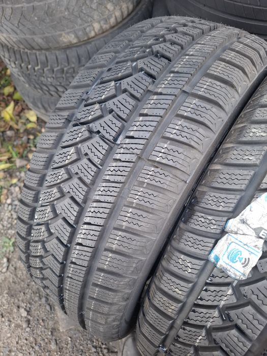 Vand 2 anvelope 215 55 17 noi de iarna