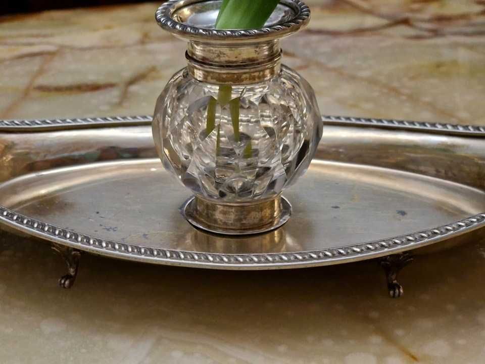 Inedita vazuta de cristal in montura de argint.