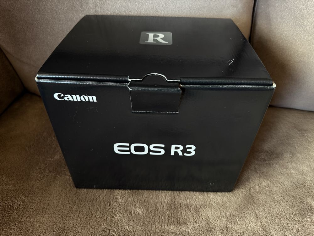 Продавам Canon EOS R3