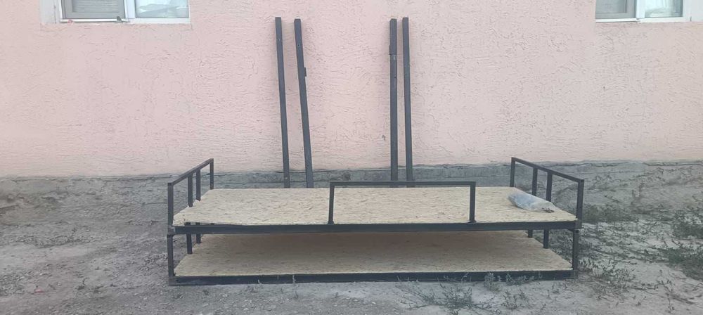 Кровать металлическая двухъярусная