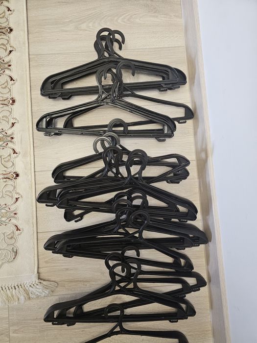 Набор  вешалок в количестве