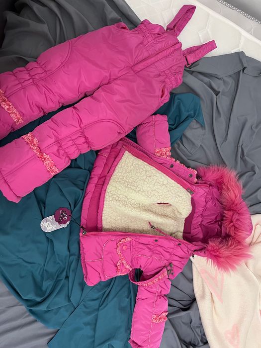 продам детскую куртку