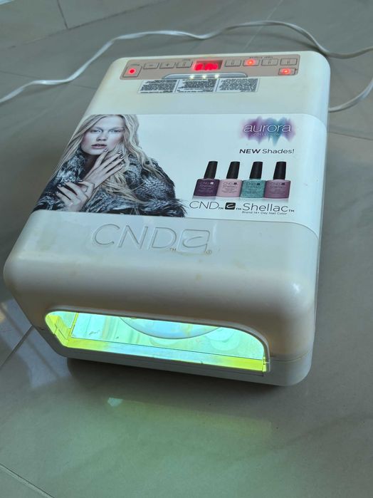 UV лампи за изпичане на лак гел + подаръци към нея