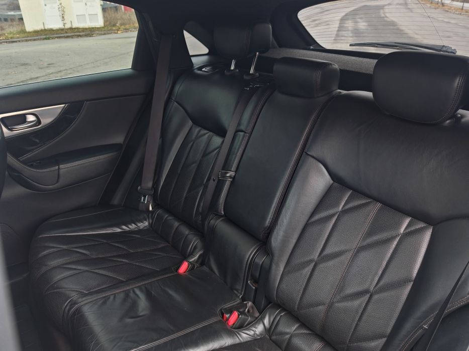 Infiniti FX30dS 2010 BOSE SUV SPORT 4X4 AWD